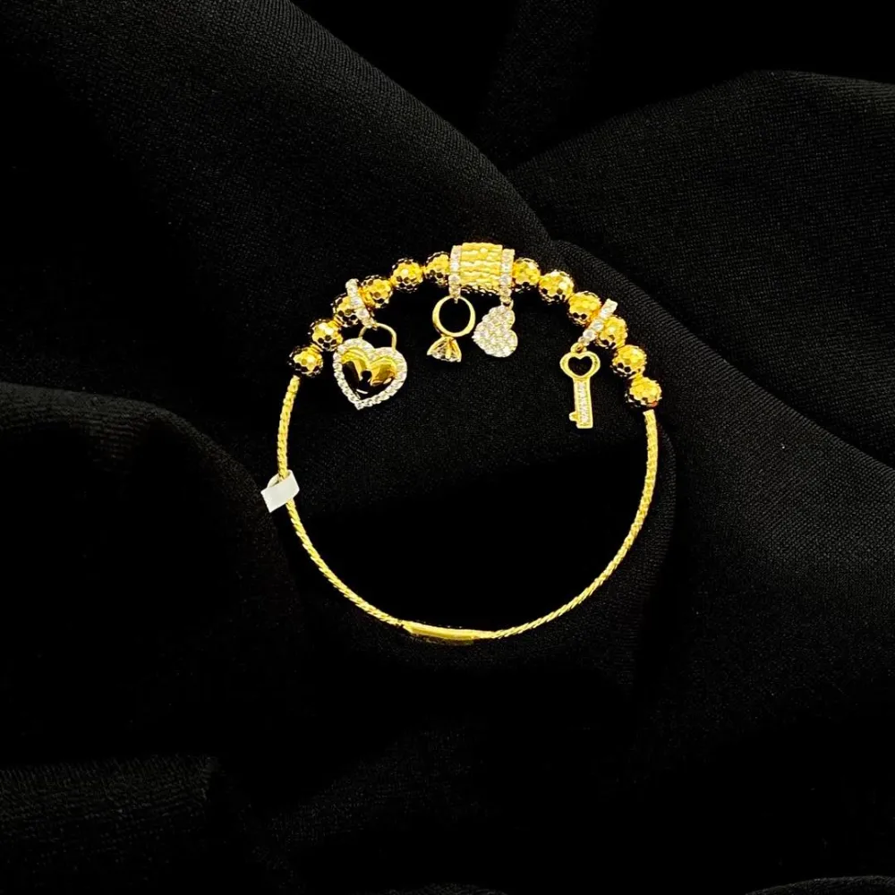 Vòng Tay Charm Trái Tim - Ảnh 3